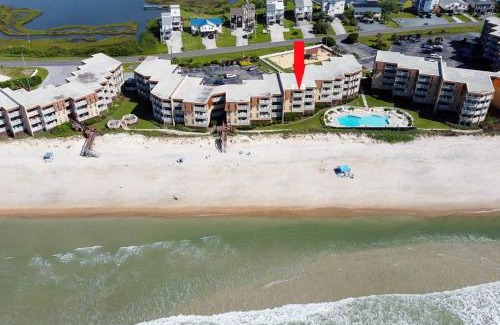 Sneads Ferry Apartment | Beach Blessing - Oceanfront Pool Balcony