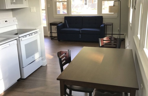 North Cape May House | Beach Bliss: 3 Roku Smart TV's, WIFI, Only Blocks From The Bay