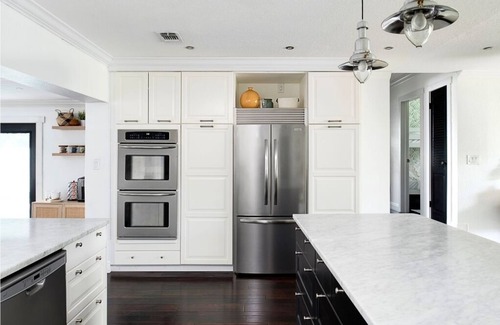 Bayhaven House | Beach Bungalow .7 miles from the beach, Heated Pool and Hot Tub