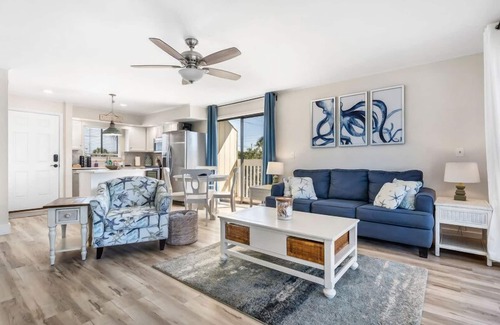 Holiday Isle Condo | Beach Chairs & Umbrella Included- Quick Walk to Private Beach- Golf Course View