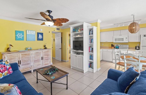 Whitney Beach Condo | Beach Condo: Open Tomorrow - Thursday, $175/nt + Fees!