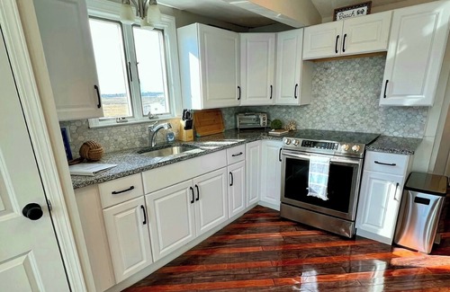Hampton Condo | Beach Condo with a view! 3-bedroom with balcony porch!