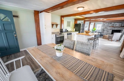 Wilmington Beach House | Beach Daze Duplex - Unit B! Fenced-in backyard! Pets Welcome! 5 Blocks to beach!
