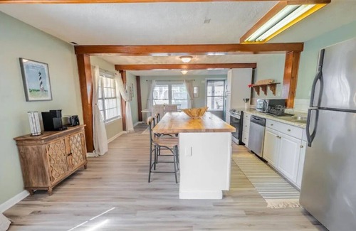 Wilmington Beach House | Beach Daze Duplex - Unit B! Fenced-in backyard! Pets Welcome! 5 Blocks to beach!