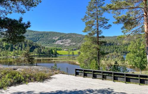 Dølemo House | Beach Front Home In Dølemo With Wifi