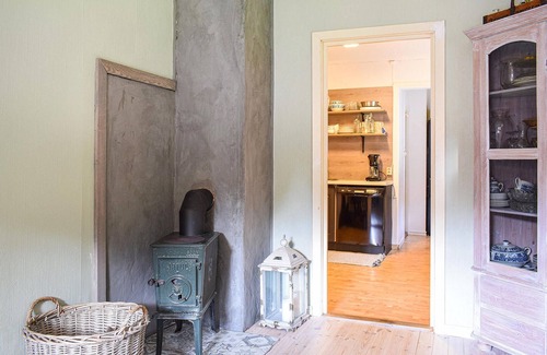 Samnanger House | Beach front home in Tysse with WiFi