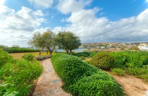 Megas Gialos Villa | Beach front Majestic Villa