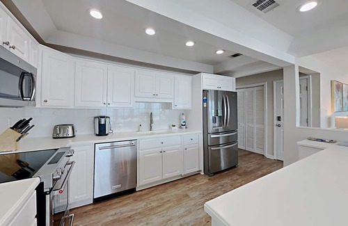 Seagrove Beach Condo | "Beach Happy" - 3 Bedroom Beachfront - Complimentary Beach Set Up (Seasonal)