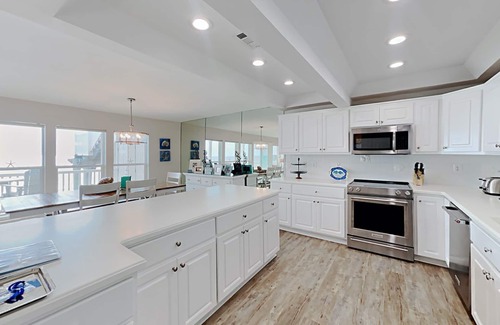 Seagrove Beach Condo | "Beach Happy" - 3 Bedroom Beachfront - Complimentary Beach Set Up (Seasonal)