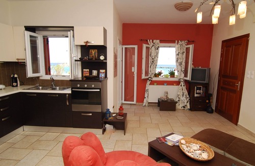 Vari Apartment | BEACH HOUSE 1 MINUTE FROM THE BEACH WITH A GREAT VIEW