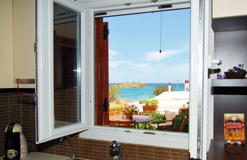 Vari Apartment | BEACH HOUSE 1 MINUTE FROM THE BEACH WITH A GREAT VIEW