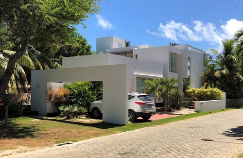 Jaua House | Beach House 4 suites and swimming pool. Comfort and privacy just a few steps from the sea