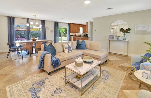 Lighthouse Point House | Beach House 51 - Large Heated Pool - 10min from Beach