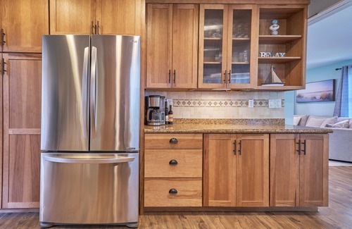 Erma House | Beach House Bliss - Cape MaynnCoastal retreat w/space for multiple families!