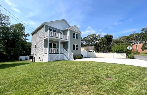 Town Bank House | Beach House Cape May just 1 block from the Bay & a Short 5 minutes walk, Sleeps 19