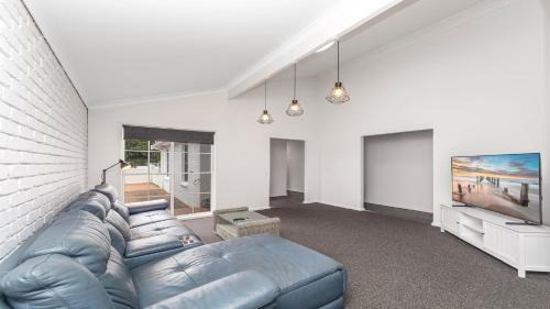 Ettalong Beach House | Beach House - Ettalong - Pet Friendly