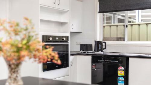 Ettalong Beach House | Beach House - Ettalong - Pet Friendly