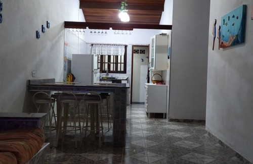 Caraguatatuba House | Beach house, gated community with 600 megabytes of Wi-Fi + ClaroTV - Air conditioning