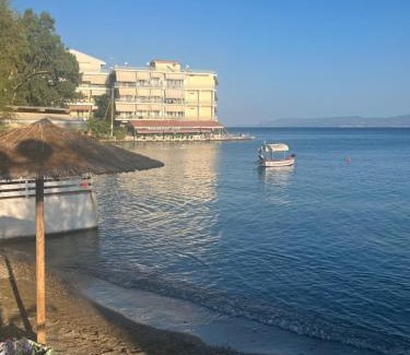 Lefkandi House | Beach House