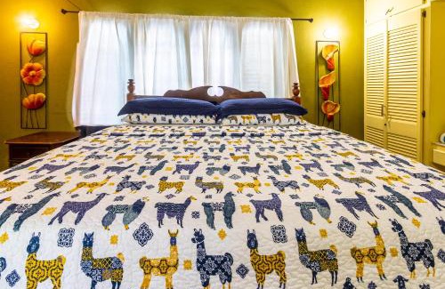 Bon Accord Village Apartment | Beach House In Crown Point- walk to the beach