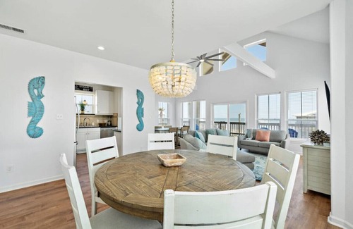 Galveston House | Beach House Just Steps from the Beach