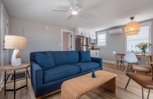 Yaupon Beach Hotel | Beach House OKI - Premium King Suite in hotel on Oak Island, North Carolina