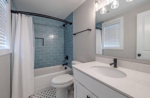 Yaupon Beach Hotel | Beach House OKI - Premium King Suite in hotel on Oak Island, North Carolina