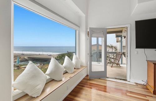 Carlsbad House | Beach House Vibe! Views Views Views!