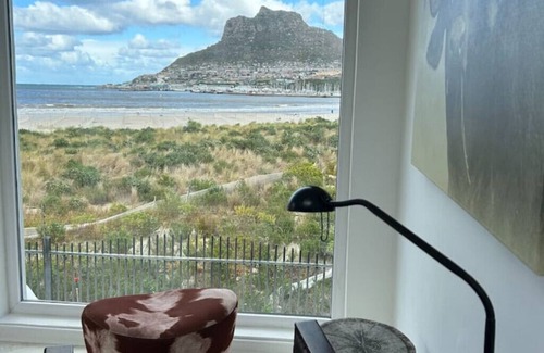 Hout Bay House | Beach House with Jacuzzi by the sea Hout Baynn