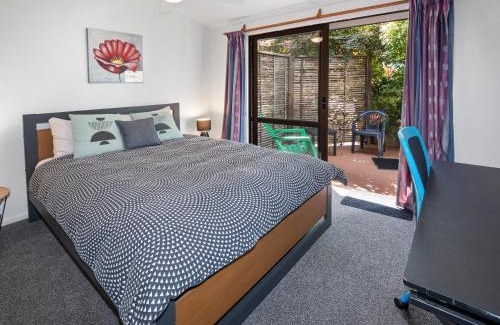 Papamoa Beach House | Beach House with Spacious Backyard in Papamoa