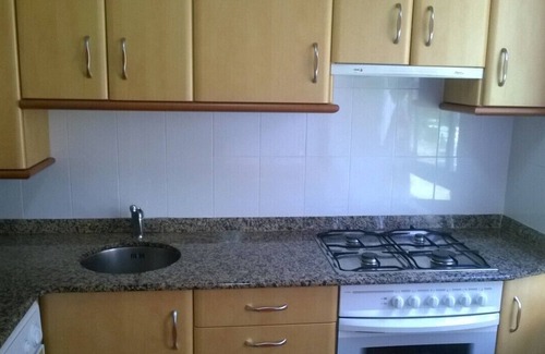 Isla House | Beach island townhouse with private garden with pool community 500m beachG102253