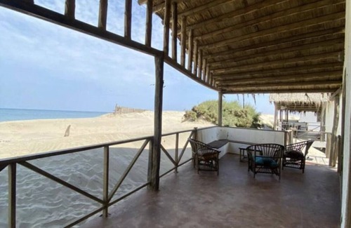Mancora Cabin | Beach loft hut with private steps onto the beach