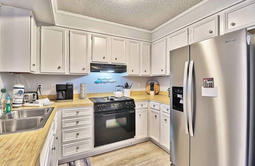 Ocean Drive House | Beach & Nightlife 3BR/2.5 BA service dog friendly
