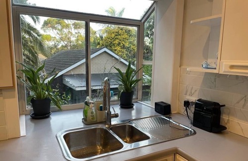 Mona Vale House | Beach only 400m walk away! Close to everything beautiful Mona Vale has to offer.