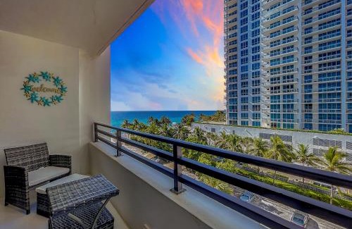 Hollywood South Central Beach Apartment | Beach Paradise a cozy ocean view condo on the beach with free parking