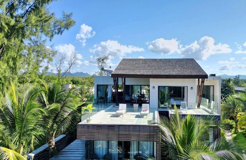 Belle Mare Apartment | Beach Penthouse Belmare Pied Dans L'eau