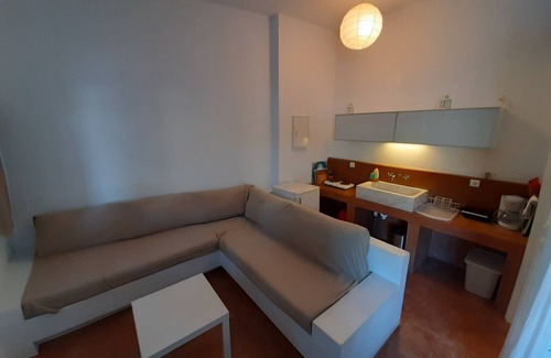 Vathi Apartment | Beach Side Studio