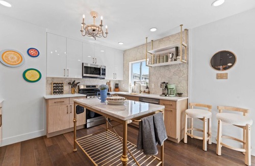 Wildwood House | Beach Villa with Ocean Views!