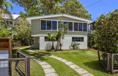 Pearl Beach House | Beach Vista - A Designer Delight Oposite the Beach
