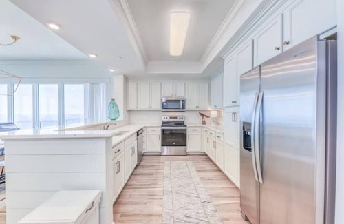 Orange Beach Condo | Beach w/Luxury! 4BR/3BA Condo in OBA w/Lazy River & dining in walking distance