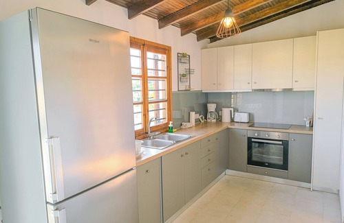 Almyrida House | Beach Walk Haven: Cozy Home 8 Minutes from Almyrida Beach