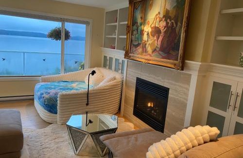 Bamberton House | Beachbreeze Panoramic Oceanview 4BR 3BA Romantic Sunrise & Celestial Views