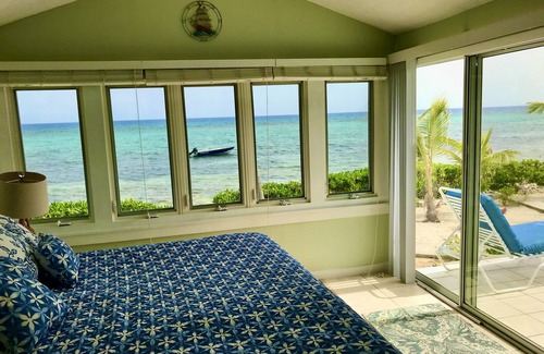 Little Cayman House | Beachcombers Paradise--Awesome Sea Views!-Beachfront Getaway!
