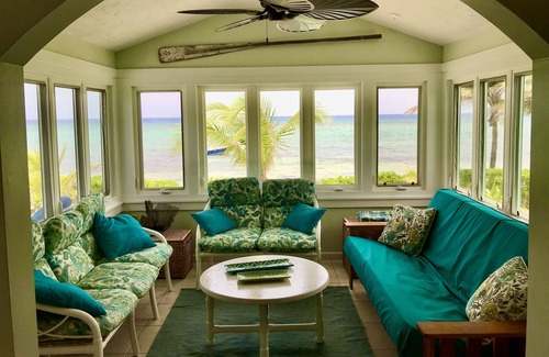 Little Cayman House | Beachcombers Paradise--Awesome Sea Views!-Beachfront Getaway!