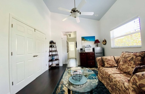 Tarpon Springs Apartment | Beaches Sunset/Free Bicycles