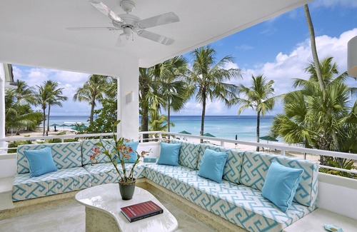 Old Trees Bay Apartment | Beachfront 2 bedroom condo with amazing view