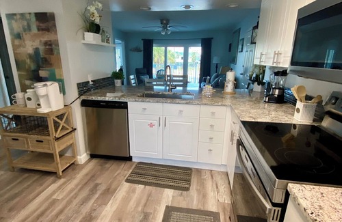 Fort Walton Beach Condo | Beachfront 2BR Condo- Pool, Fitness Room, WiFi, W/D- Okaloosa Island near Destin