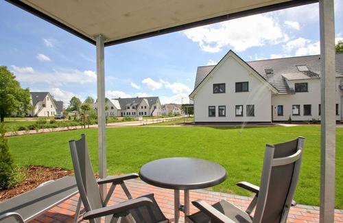 Lobbe Apartment | Beachfront apartment with terrace, use of swimming pool and sauna - Rex Rugia apartment 10-3