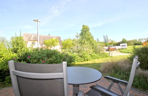 Lobbe Apartment | Beachfront apartment with terrace, use of swimming pool and sauna - Rex Rugia apartment 28-4