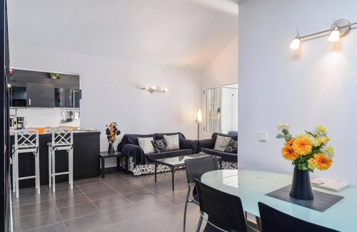 Playa del Cable Apartment | Beachfront Apartment "Casa Conchita" with Sea View, Shared Pool & Terrace